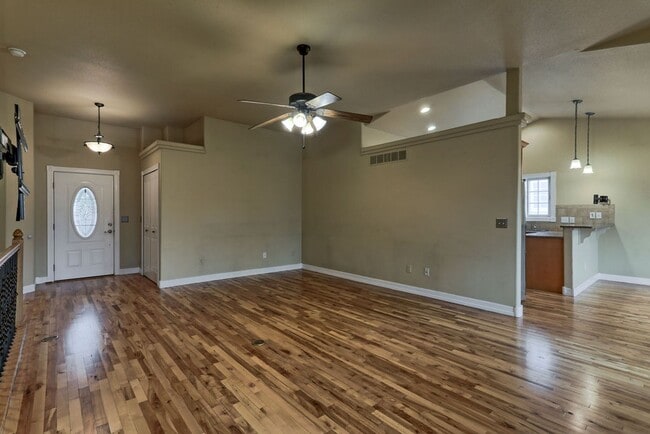 Building Photo - 4 Bedroom 3 Bath Ranch in Greeley
