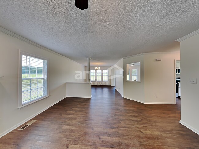 Building Photo - 116 Academy Ln