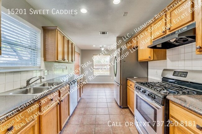 Building Photo - 15201 Sweet Caddies Dr