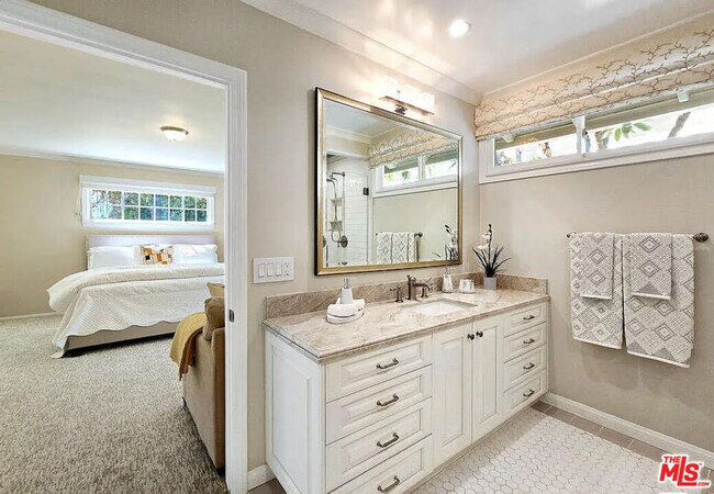 Building Photo - 3690 Crownridge Dr