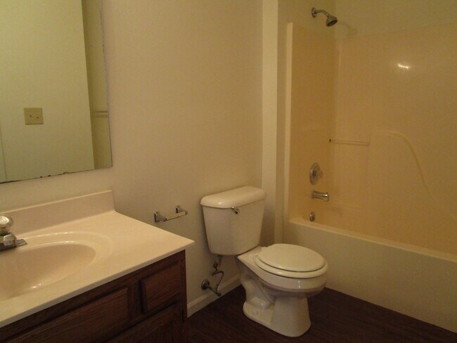 Building Photo - 3508 Delmar Ct