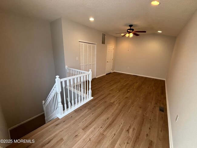 Building Photo - 8 Fiddlers Elbow Ct