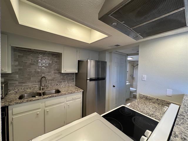 Building Photo - 5933 Harvest Hill Rd