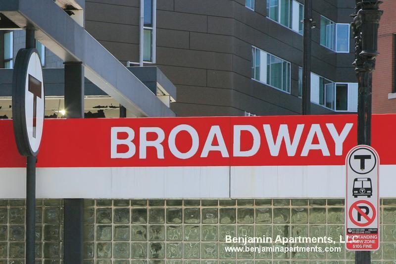 Building Photo - 320 D St