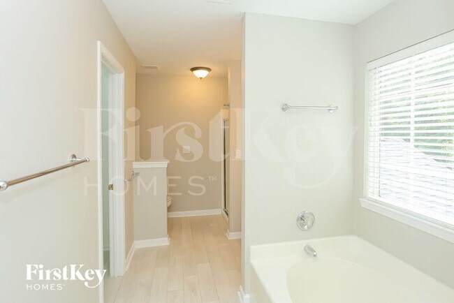 Building Photo - 1014 Enderbury Dr