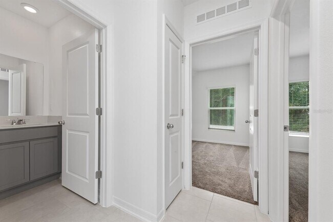 Building Photo - 573 Bell Prairie Cir