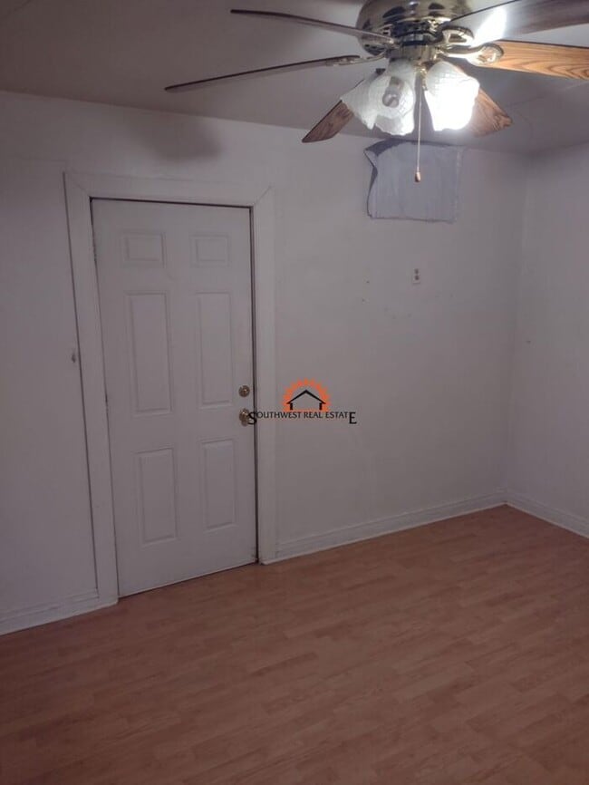 Building Photo - Large 1 Bed Apartment ALL BILLS PAID