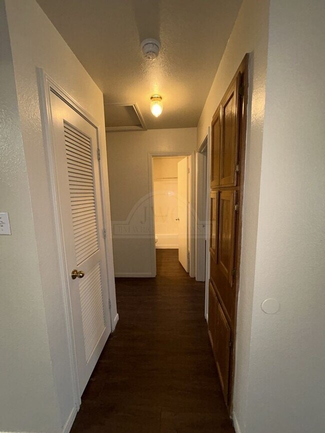 Building Photo - 2005 Windward Dr