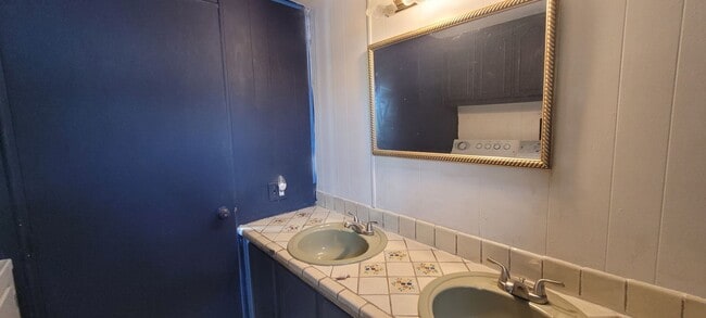 Building Photo - 2 Bedroom mobile home below Lancaster city