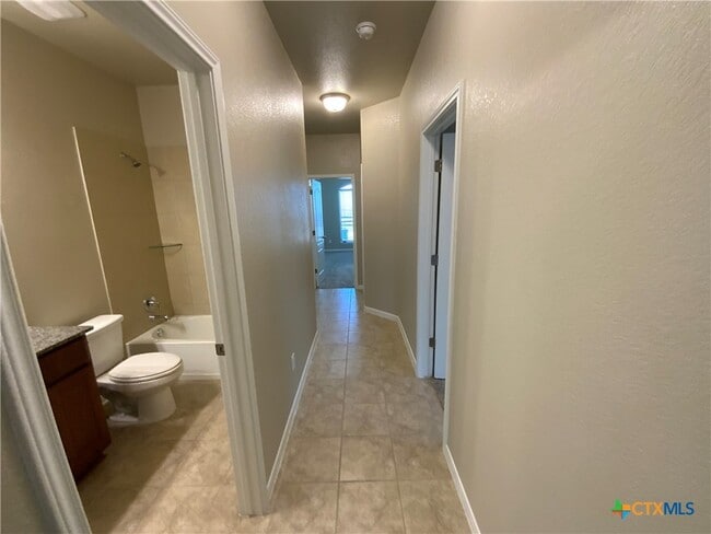Building Photo - 1407 Chalice Dr