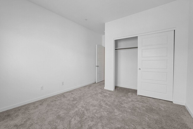 Building Photo - Stunning 3 Bedroom Condo in Summerlin!