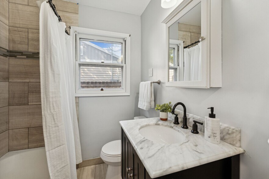 Building Photo - 2937 S 900 E