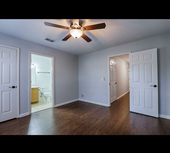 Building Photo - 2346 Emerald Ridge Loop