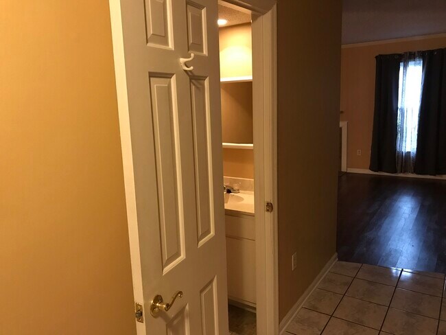Building Photo - 3655 Haughton Ln