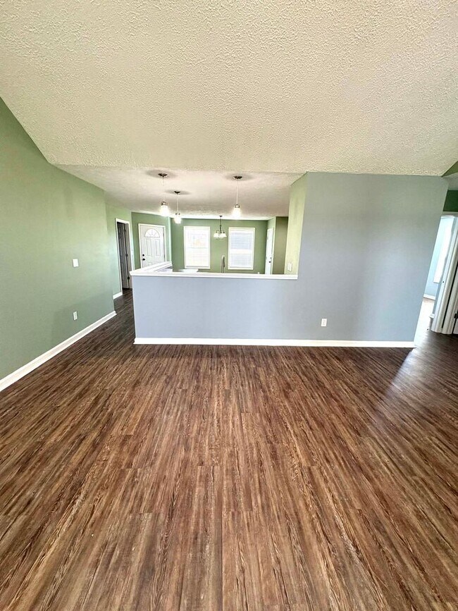 Building Photo - Nice Family Home!