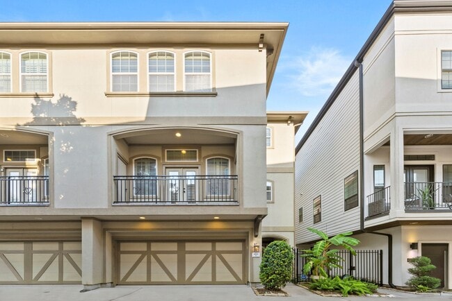 Primary Photo - Stunning Single-Family Home in the Heart o...