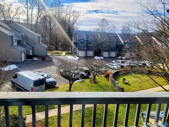 Building Photo - 15 Perry Ave