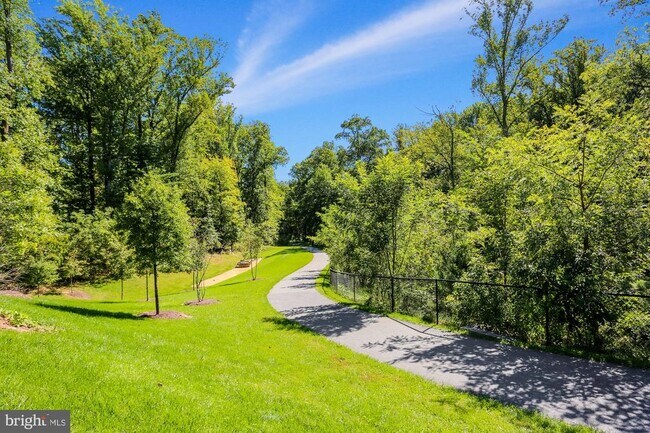 Building Photo - 12824 Clarksburg Square Rd