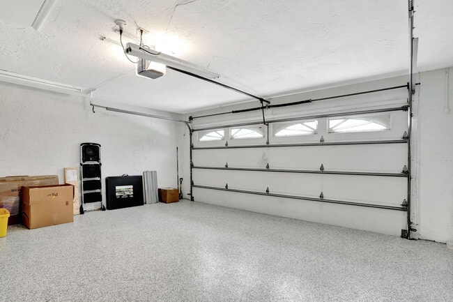 Building Photo - 1035 NW 5th Ave