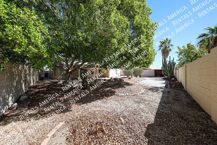 Building Photo - 7323 E Indigo St