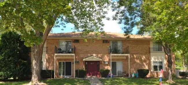 Building Photo - 1323 Meadowcreek Dr.