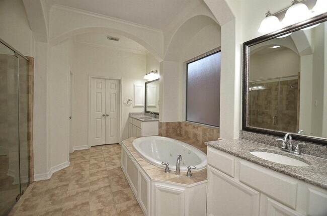 Building Photo - 21010 Kelliwood Park Ln