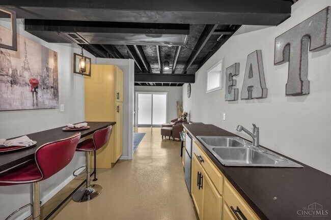 Building Photo - 12013 Westland Ct