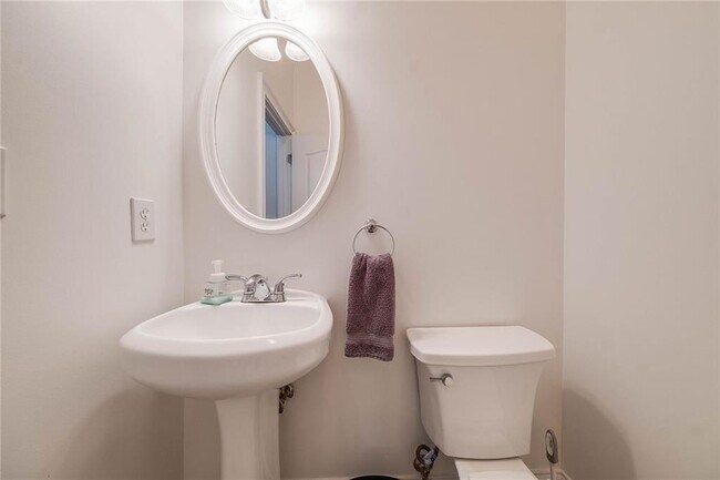 Building Photo - 1572 Mosaic Way