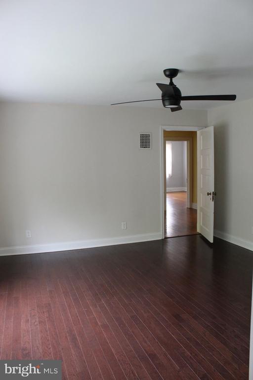 Building Photo - 490 Bancroft Rd