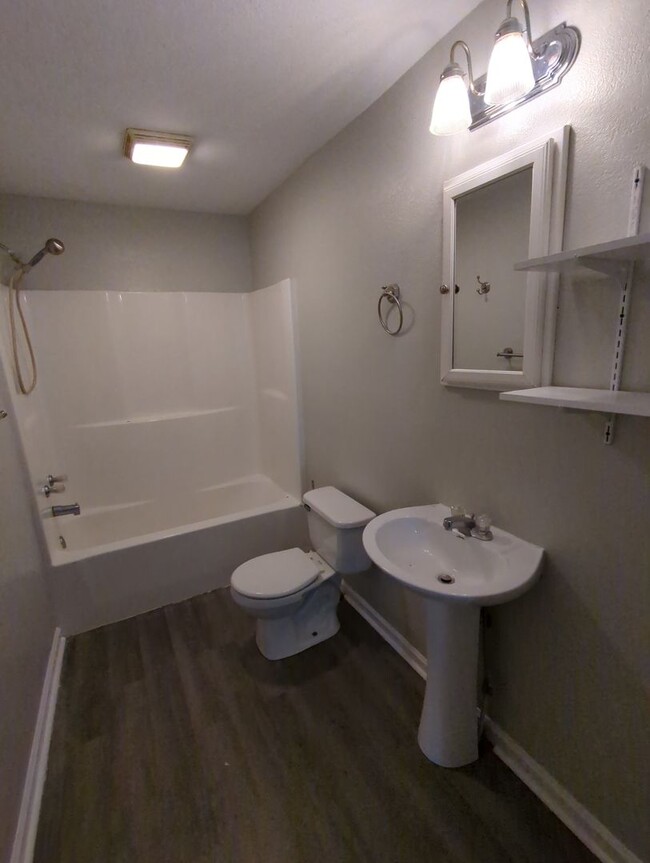 Building Photo - Rossville 2-Bedroom House