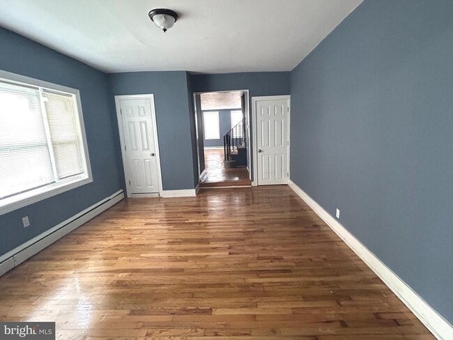 Primary Photo - 208 Garden St