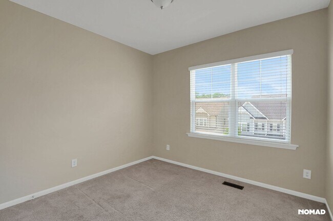 Building Photo - Charming 4BR Townhome in Apex