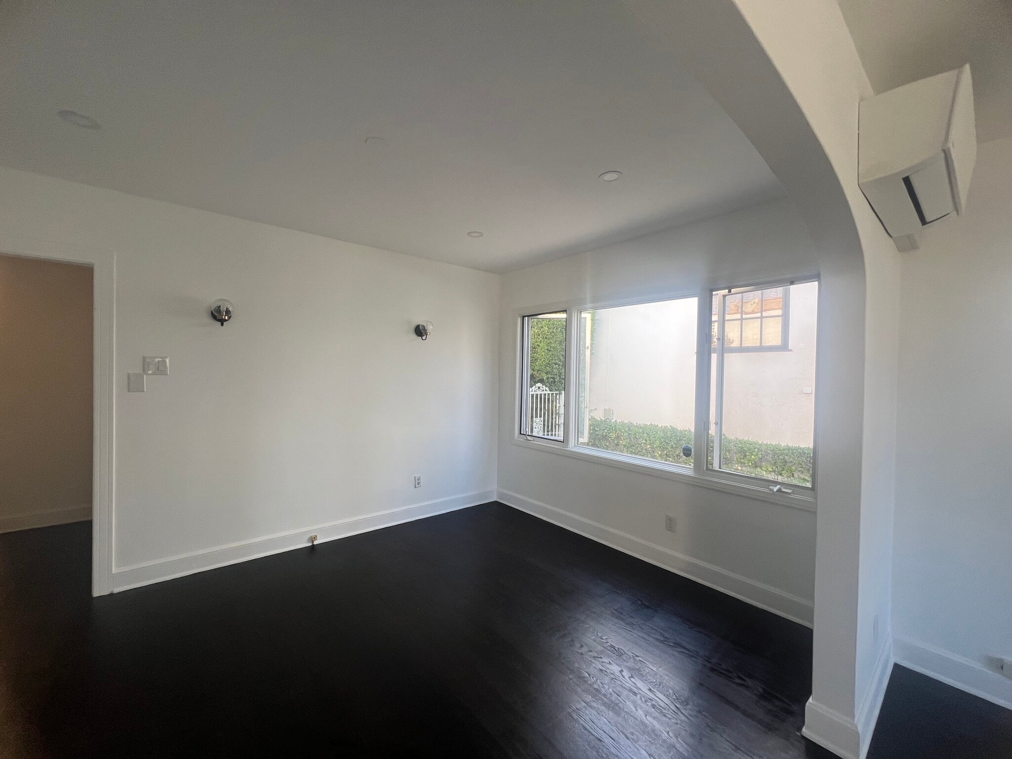 Building Photo - 1234 Keniston Ave