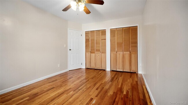 Building Photo - 3610 Baychester Ave
