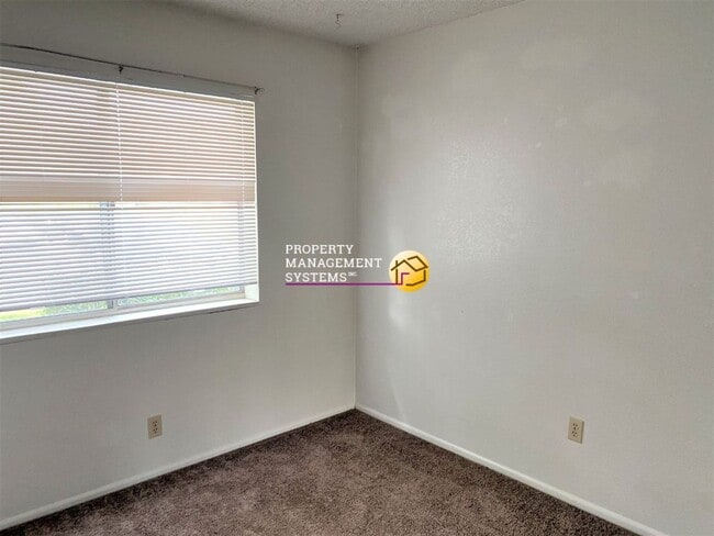 Building Photo - 1042 Quail Vista Ct