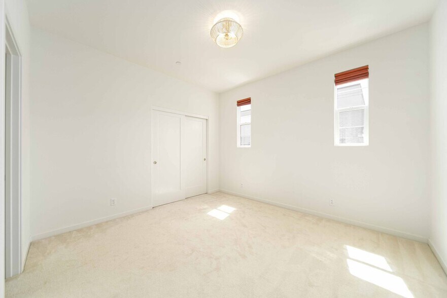 Building Photo - 134 Acamar