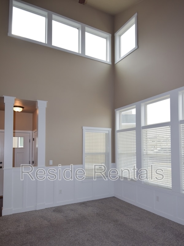 Building Photo - 1236 2432 S