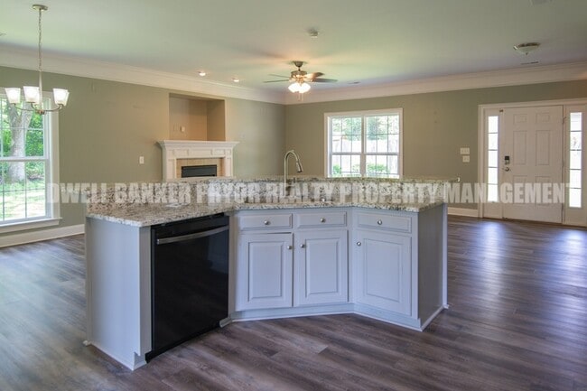 Building Photo - 1601 Bush Rd