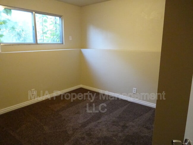 Building Photo - 5830 S Nickle Way
