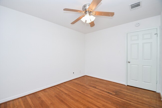 Building Photo - 6602 Housman