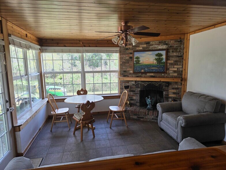 Building Photo - 16129 County Road 448