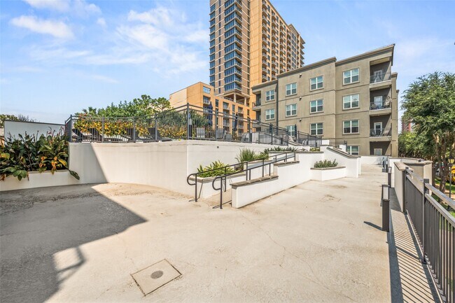 Building Photo - 1010 Rosine St