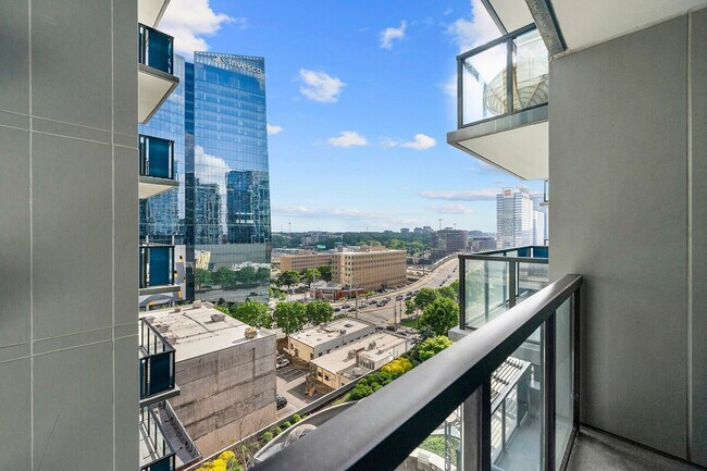 Building Photo - 1400 W Peachtree St NW