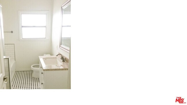Building Photo - 127 Catalina St