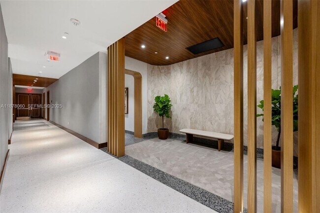 Building Photo - 2678 Tigertail Ave