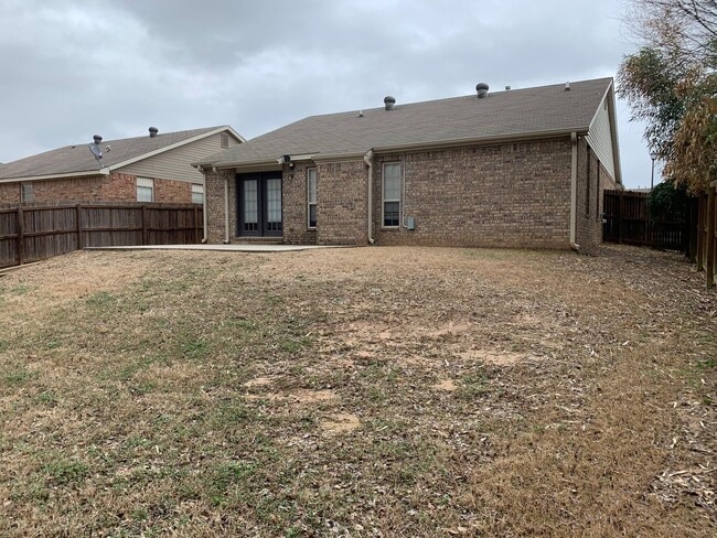 Building Photo - Beautiful Brick 3 Bed 2 Bath for Rent in F...