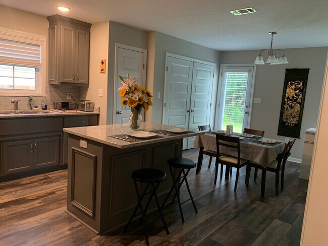 Building Photo - 5369 Branch Point Dr