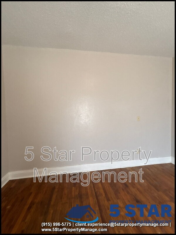 Building Photo - 1114 El Paso St