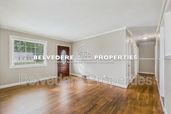 Building Photo - 2913 Wildwood Dr