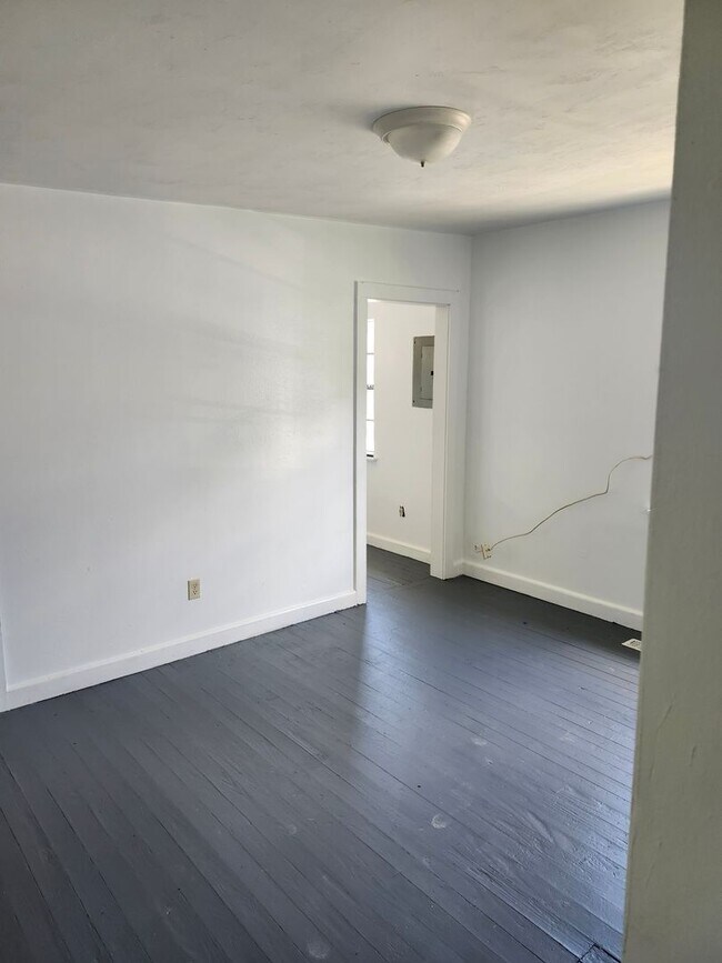 Building Photo - 715 Liberty St